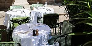 restaurant