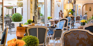 restaurant