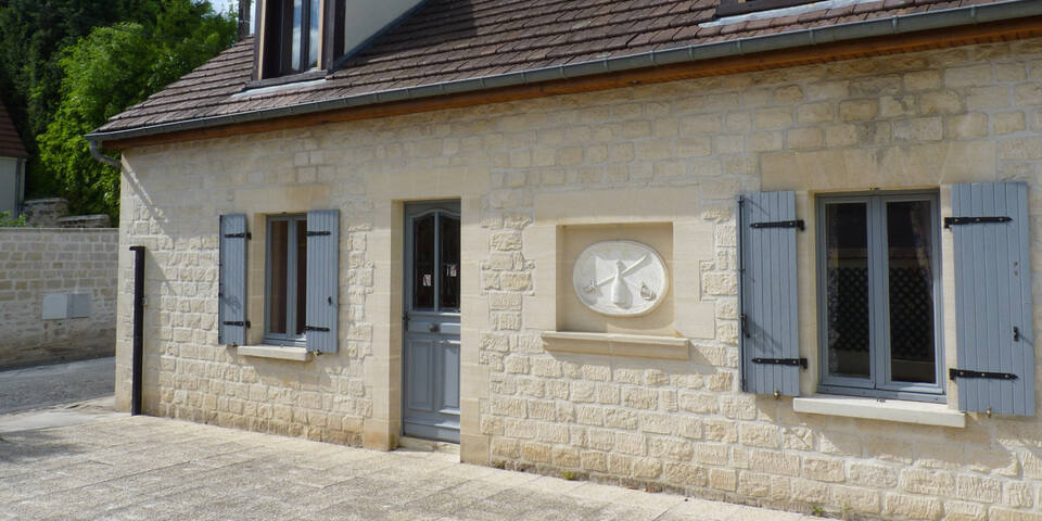 Auberge de la Grange aux Loups - facade