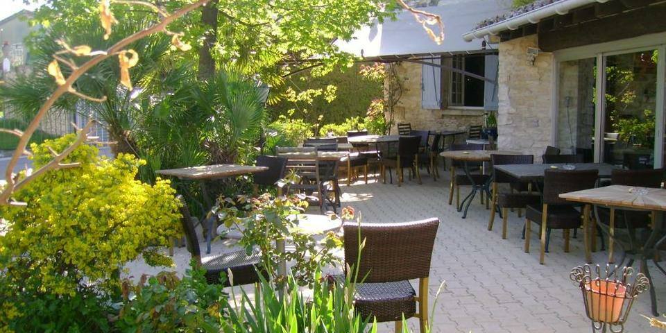 Auberge de Tavel — divers