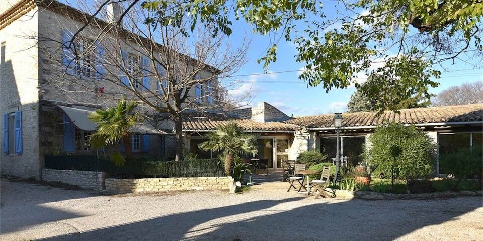 Auberge de Tavel — master