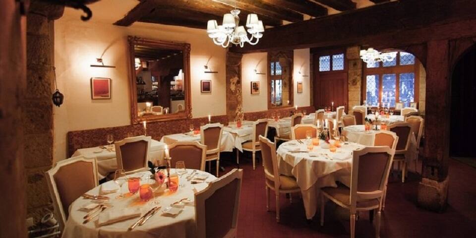 restaurant