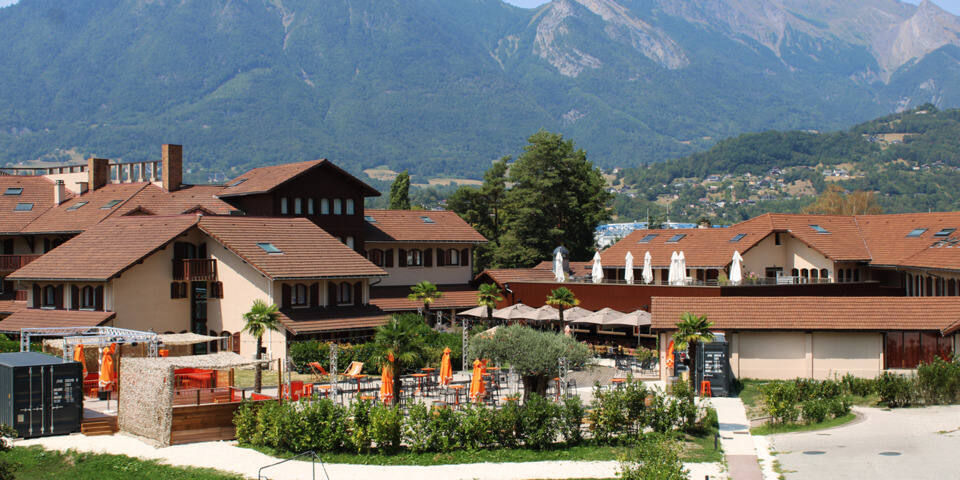 Base Camp Lodge Albertville - Hôtel - facade