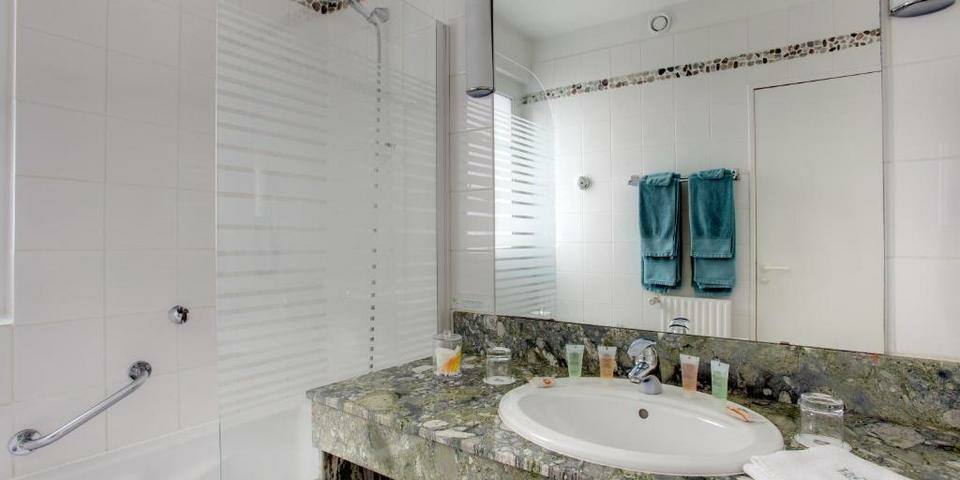 Best Western Le Guilhem — chambre