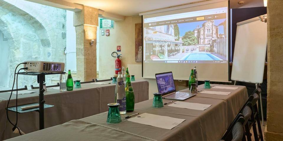 Boutique Hôtel Entraigues — salles_reunion