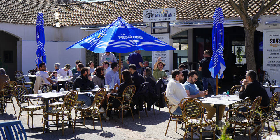 Brasserie Aux Deux Amis — facade
