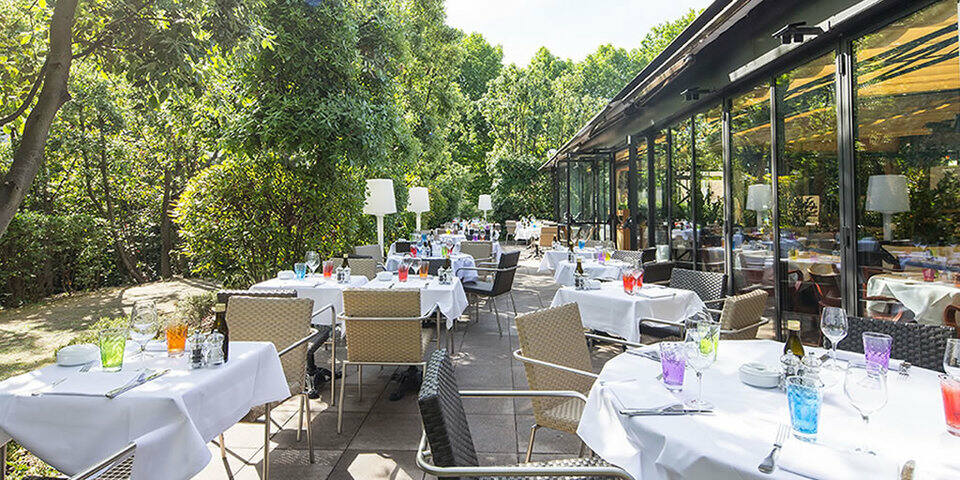restaurant