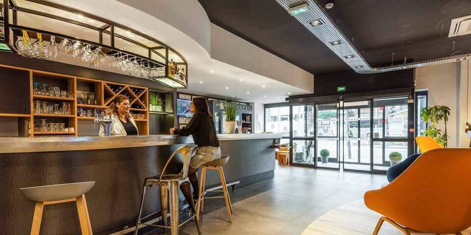 restaurant