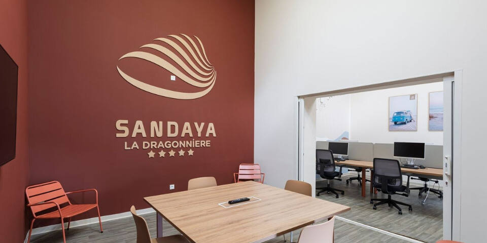 Camping Sandaya Domaine de la Dragonnière — salles_reunion