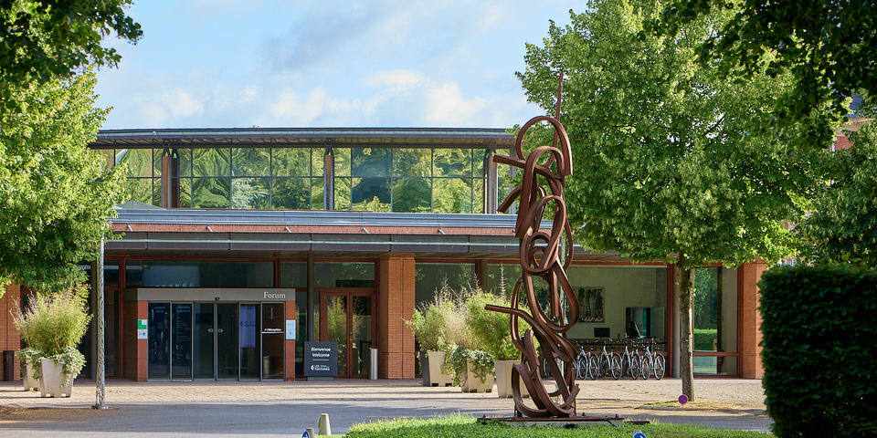 Campus Serge Kampf Les Fontaines - facade
