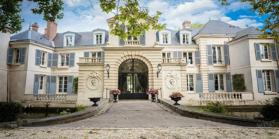 Château de Chaumontel - facade