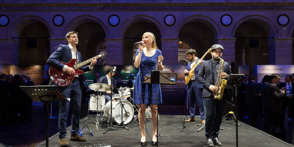 Concert live & petits comptoirs - Frog Connexion