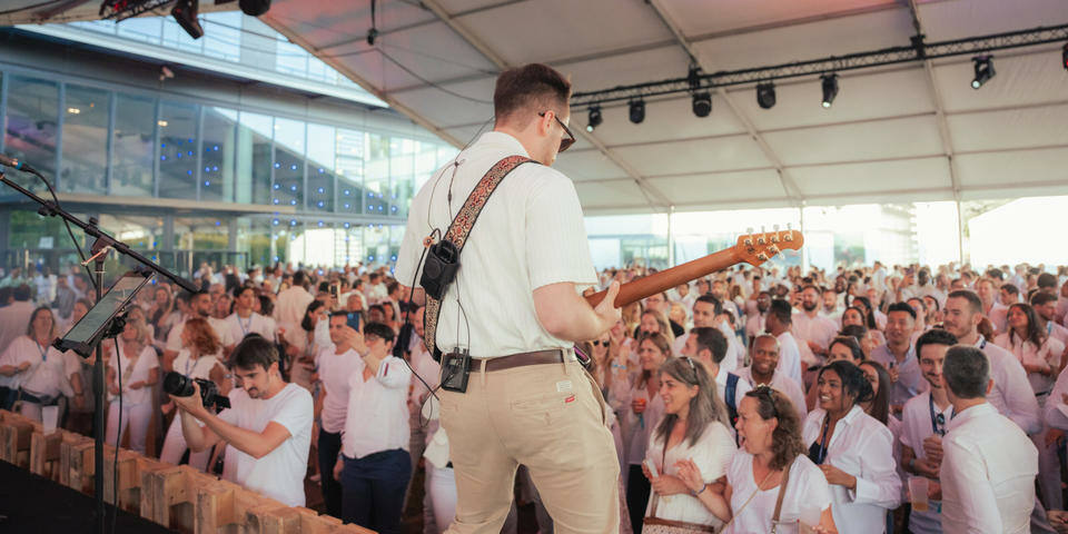 Concert live & petits comptoirs - Frog Connexion