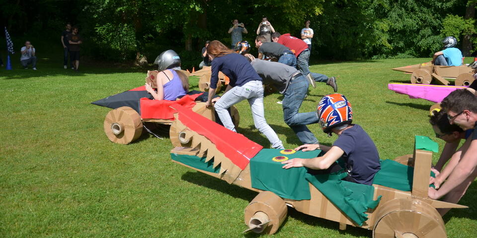 Construction de véhicules en équipe - Boomrang Events