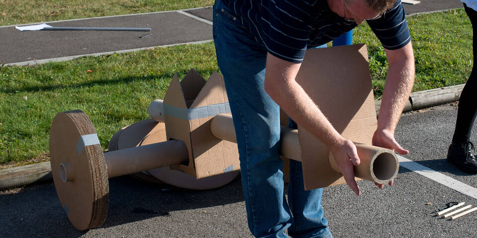Construction de Voitures en Carton