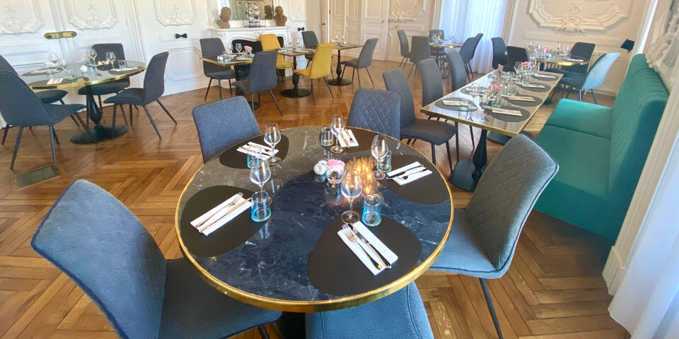 restaurant