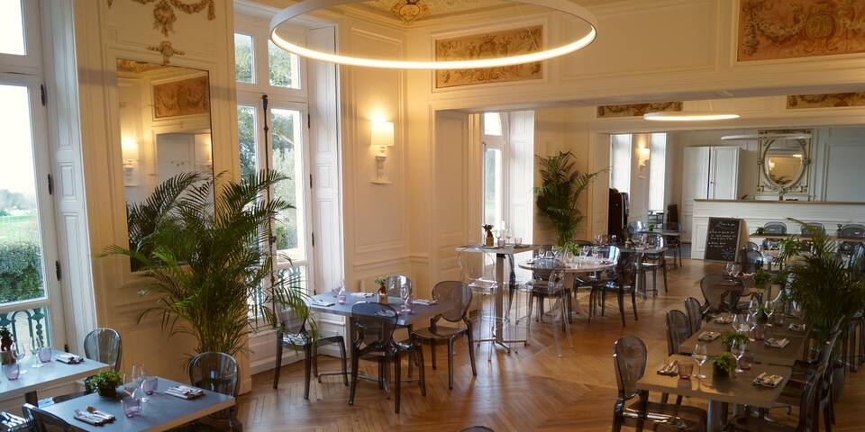 restaurant