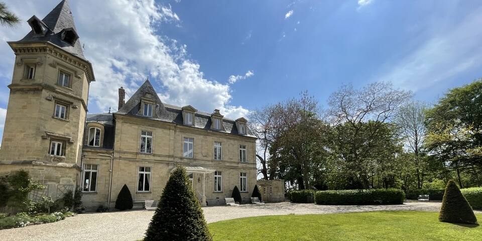 Domaine du Château de Précy - facade
