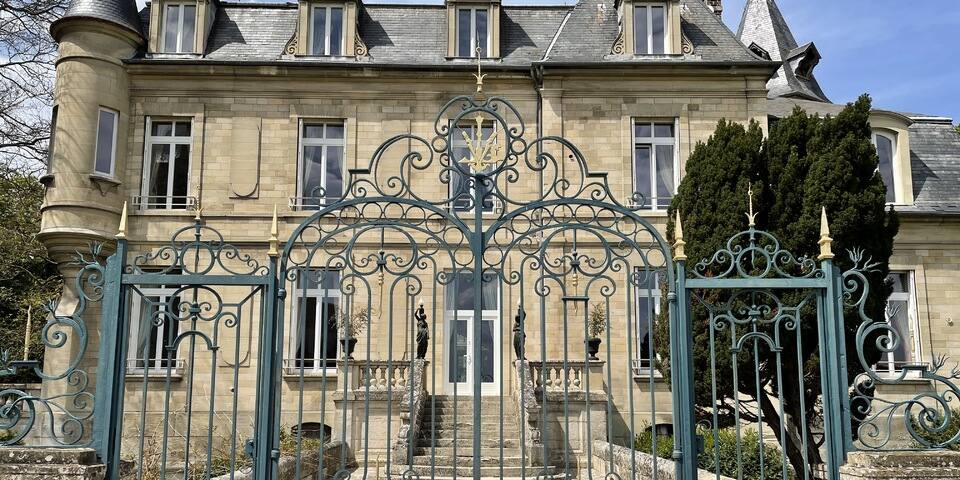 Domaine du Château de Précy - facade