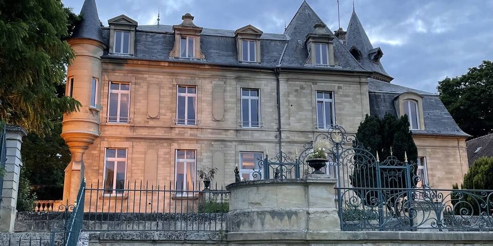 Domaine du Château de Précy - facade