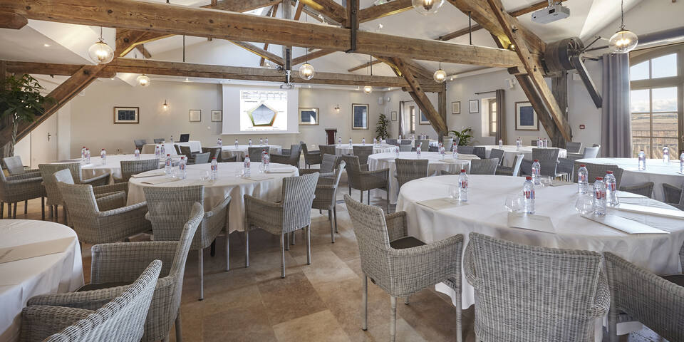 Domaine St-Pierre de Serjac — salles_reunion