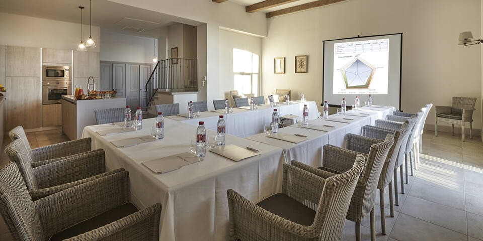 Domaine St-Pierre de Serjac — salles_reunion
