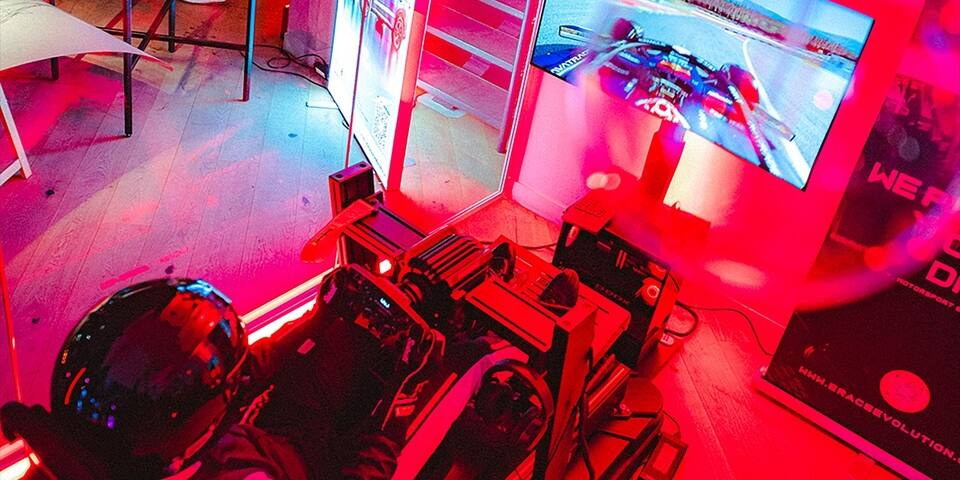 E RACE EVOLUTION - Simulateurs de course