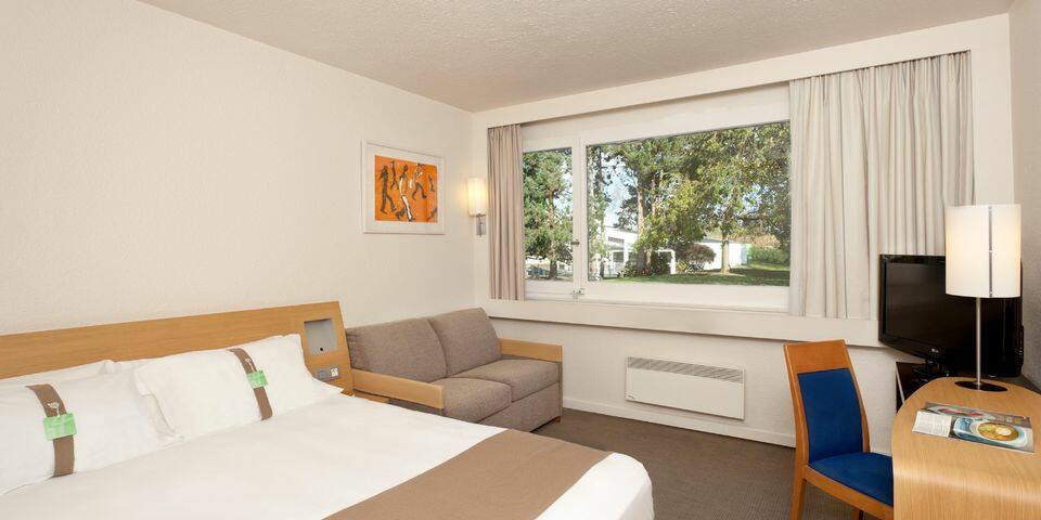 Holiday Inn Lille Ouest Englos — chambre