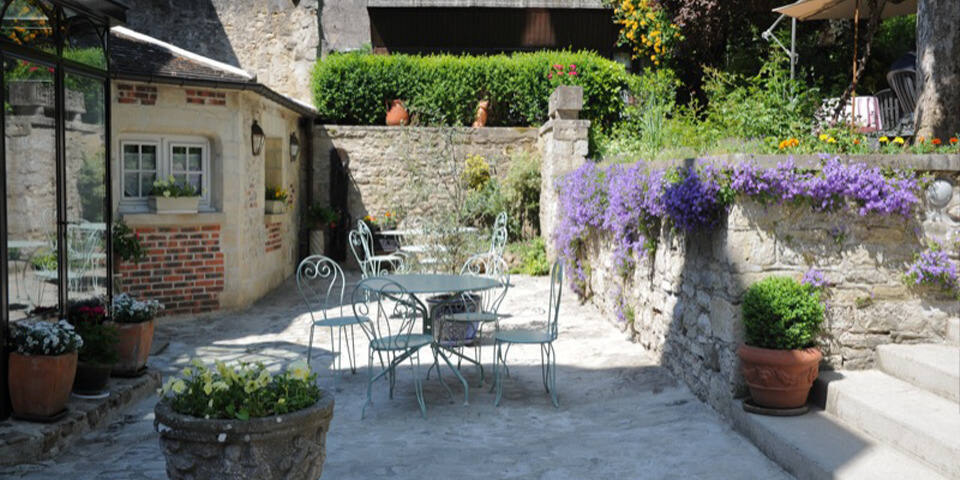 Hostellerie De La Porte Bellon - facade