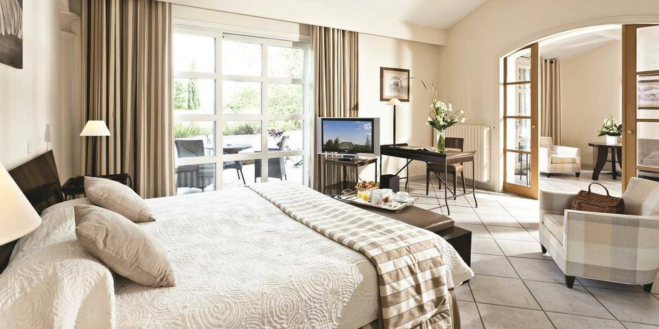 Hostellerie La Magnaneraie — chambre