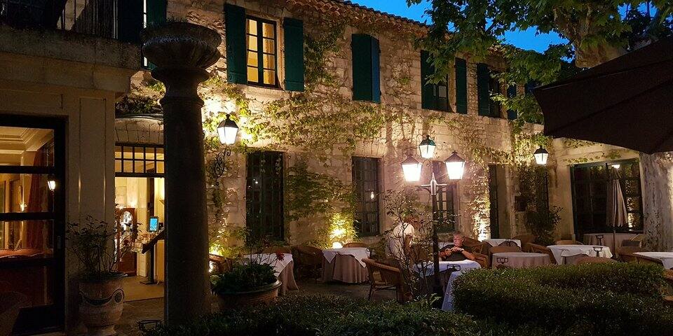 Hostellerie La Magnaneraie — facade