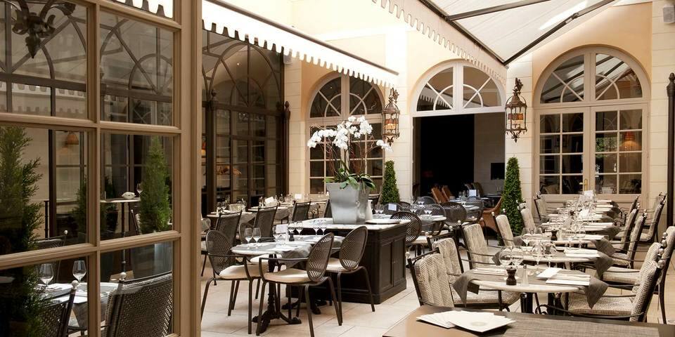 restaurant