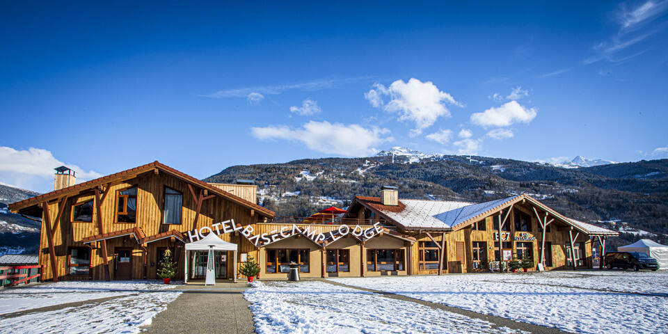 Hôtel Base Camp Lodge - facade