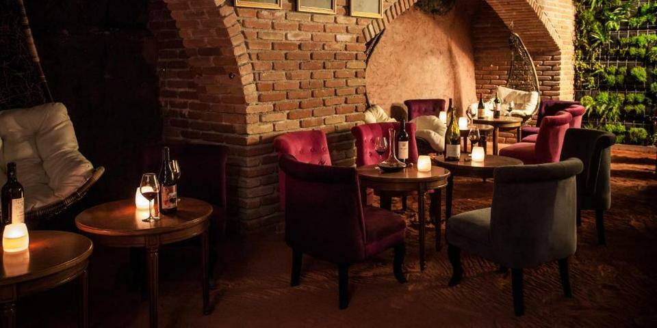 Hotel C Suites — restaurant