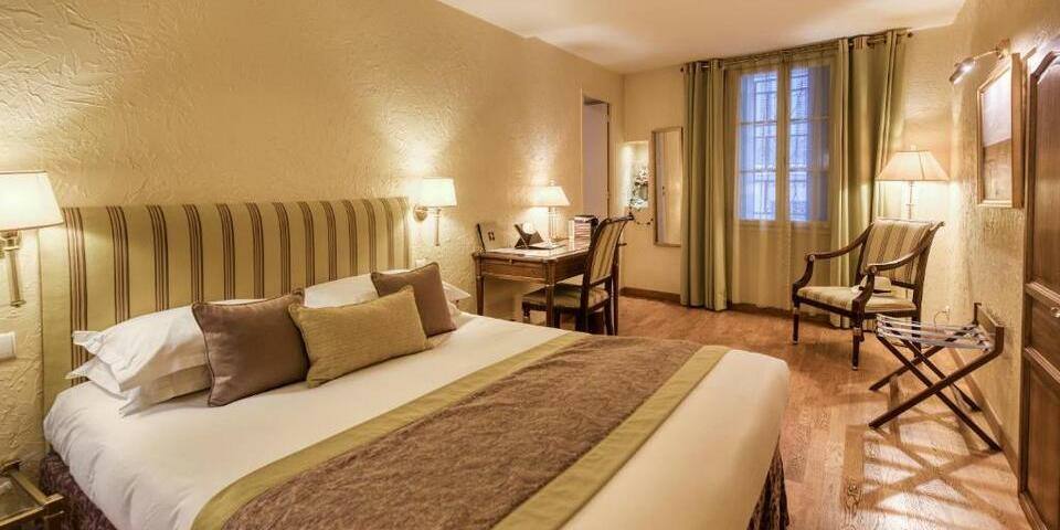 Hôtel D'aragon — chambre