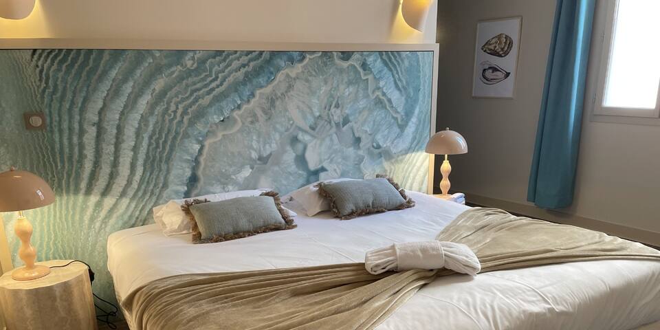 Hôtel De Paris à Sète — chambre