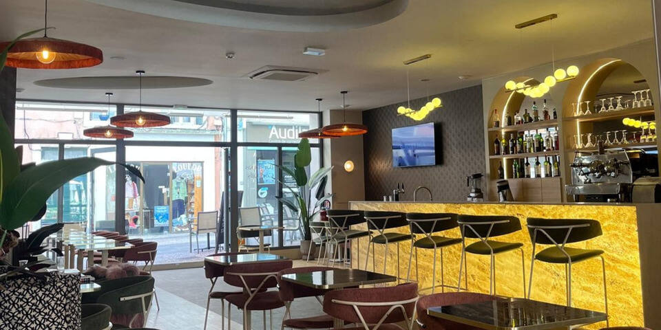 Hôtel De Paris à Sète — restaurant