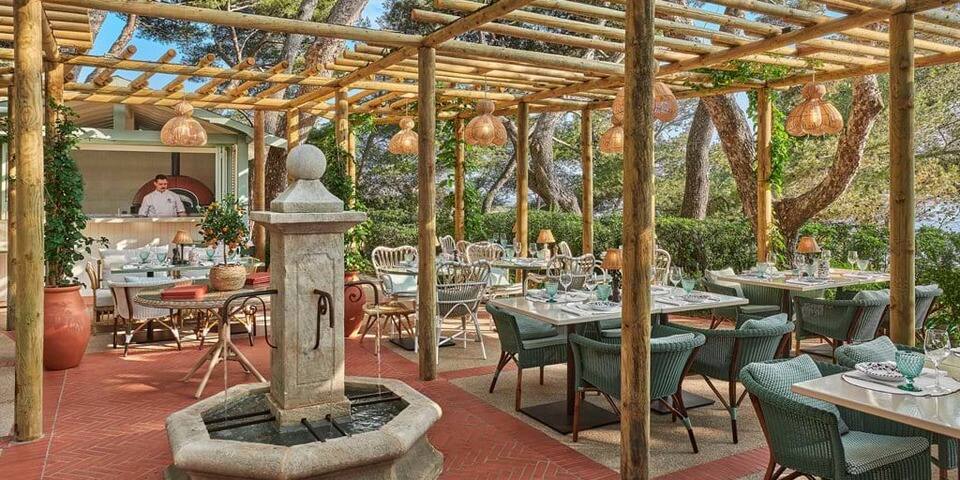 restaurant