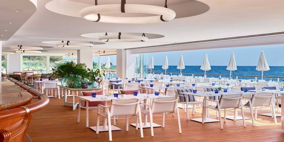 restaurant