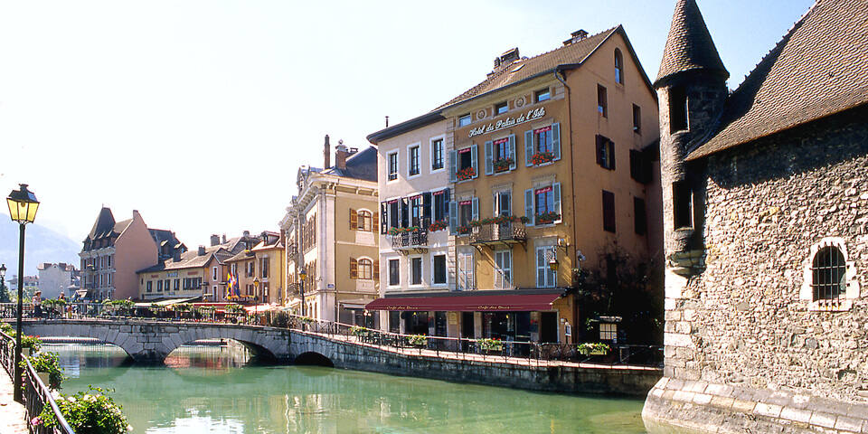 Hôtel du Palais de l'Isle Annecy - facade