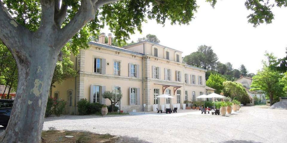 Hôtel Estelou — facade