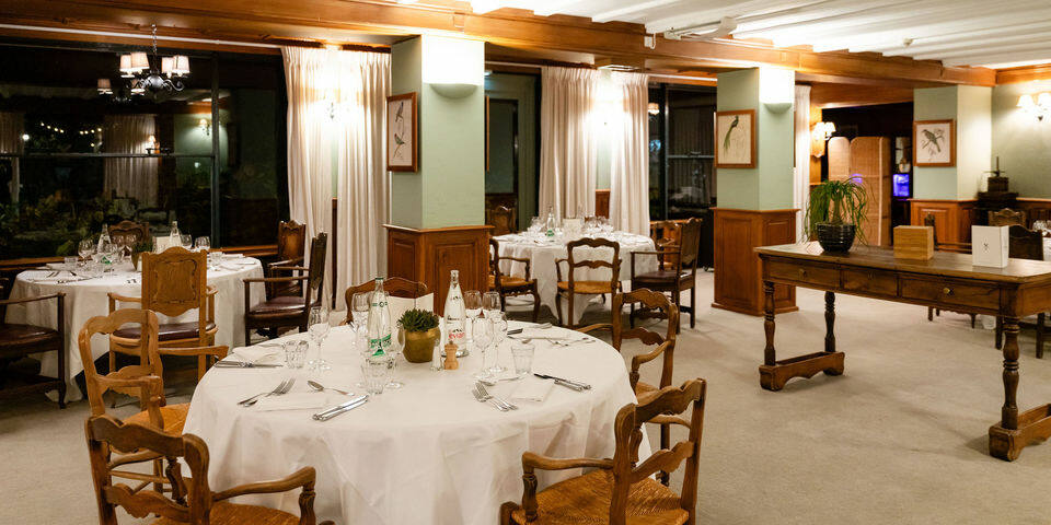 restaurant