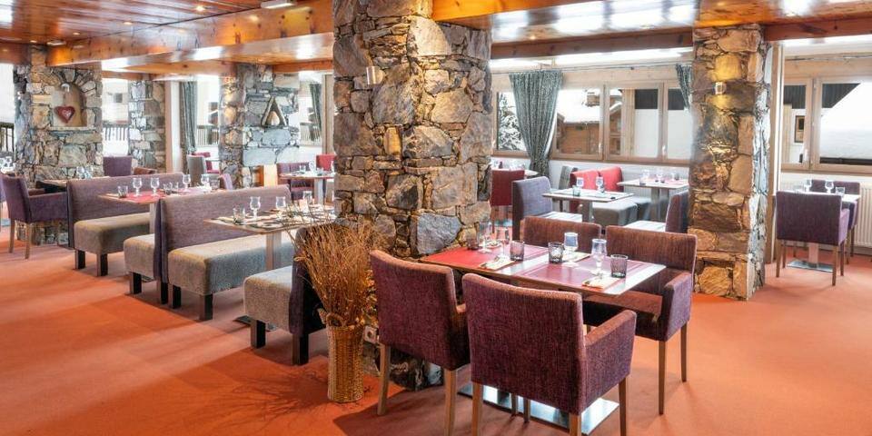 Hotel L'Aiguille Percée by Les Etincelles - restaurant