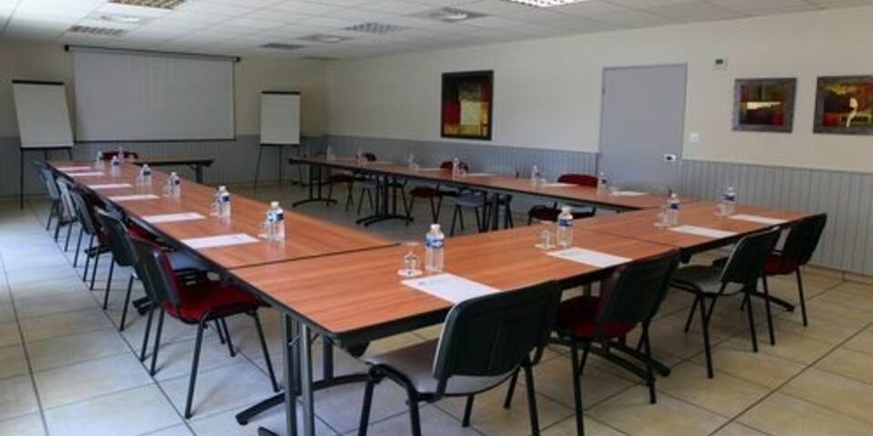 Hotel Le Pavillon Beziers — salles_reunion