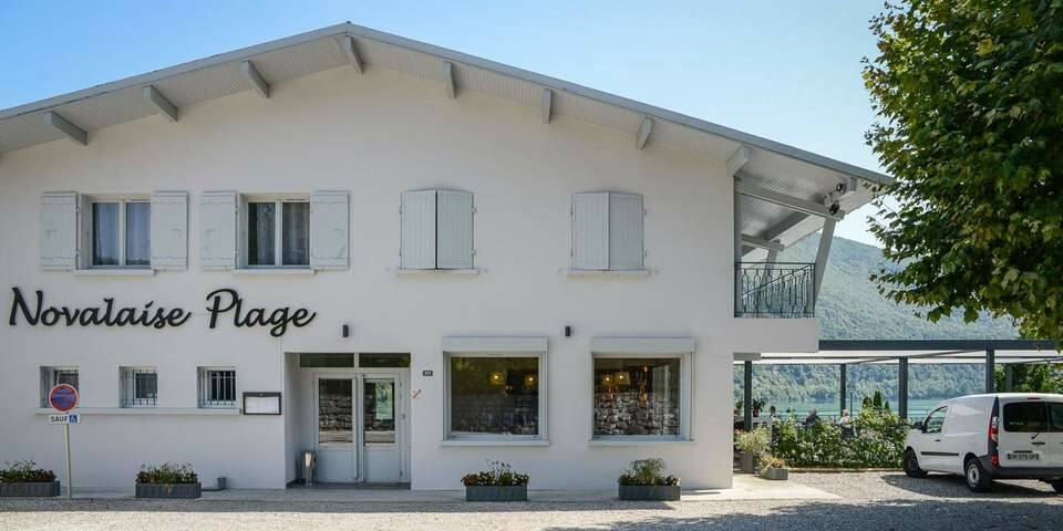 Hôtel Novalaise Plage - Restaurant Les Roselières - facade
