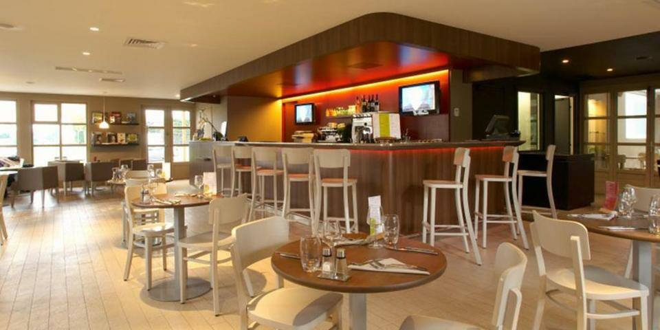 Hôtel Restaurant Campanile Chantilly - restaurant