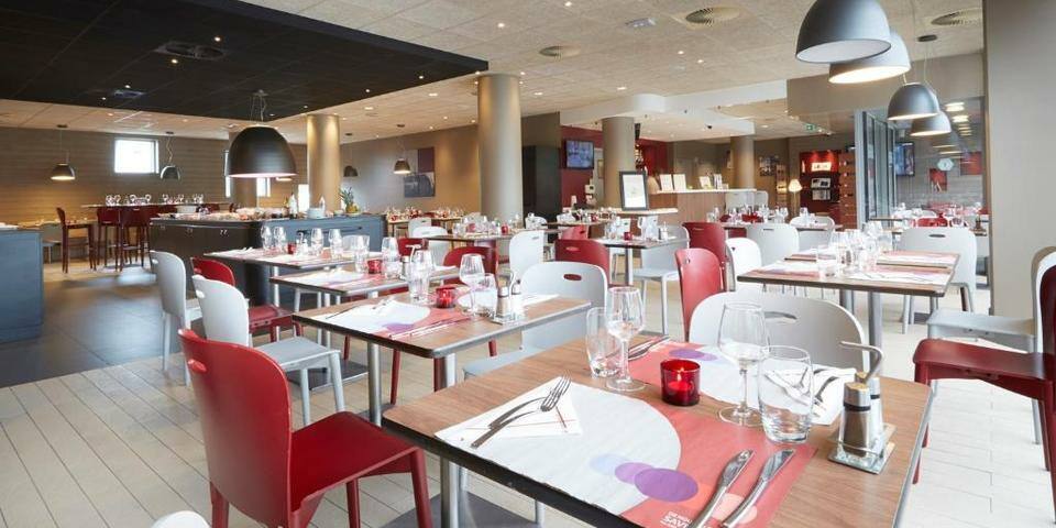 Hôtel Restaurant Campanile Lille Euralille — restaurant