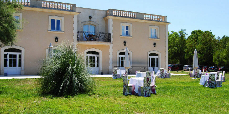 Hôtel Restaurant Le Mas Des Sables - Aigues-Mortes — facade