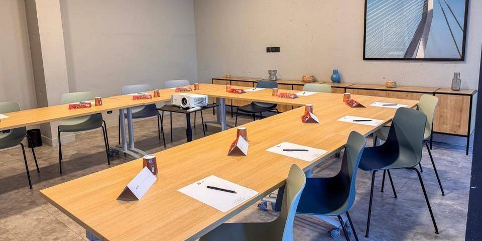 Ibis Lunel Petite Camargue — salles_reunion