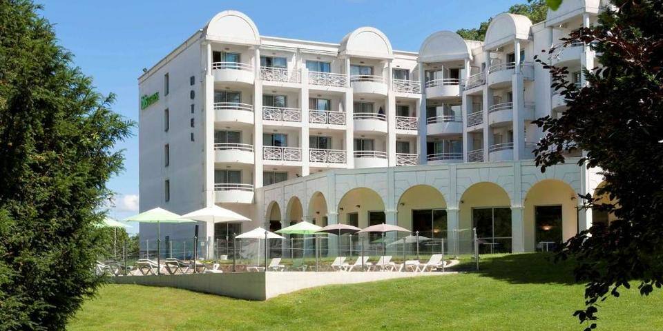 Ibis Styles Aix-les-Bains Domaine de Marlioz - facade